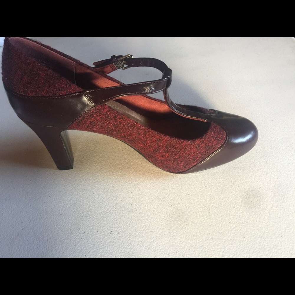Giani Bernini Burgundy Pumps